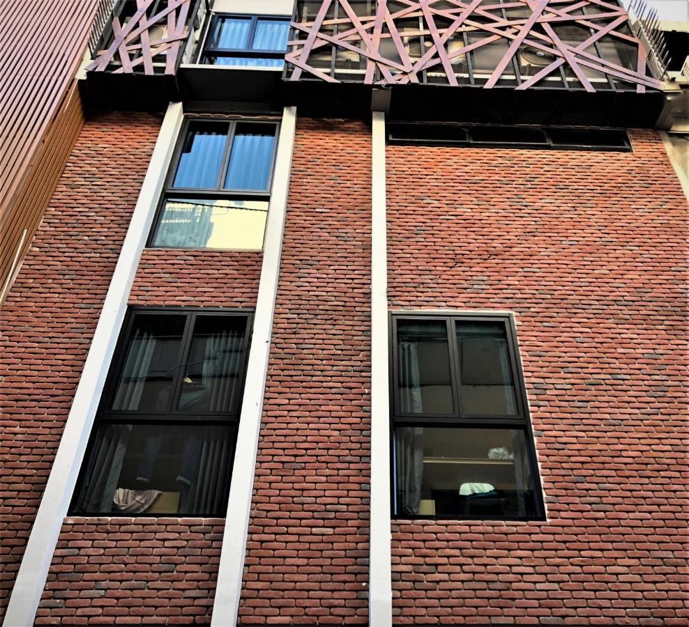 Stay Thapae Hostel Chiang Mai Exterior photo